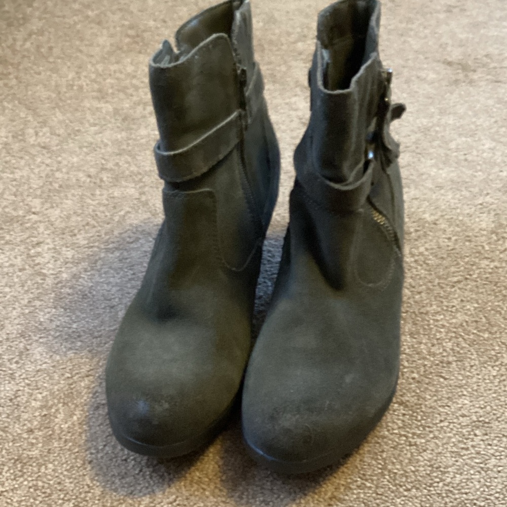 Earth Origins Dark Gray Ankle Boots